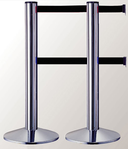 retractable double strap safety barrier