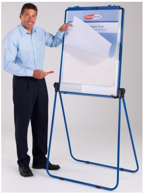 Metal display easel equipped with a flipchart holder