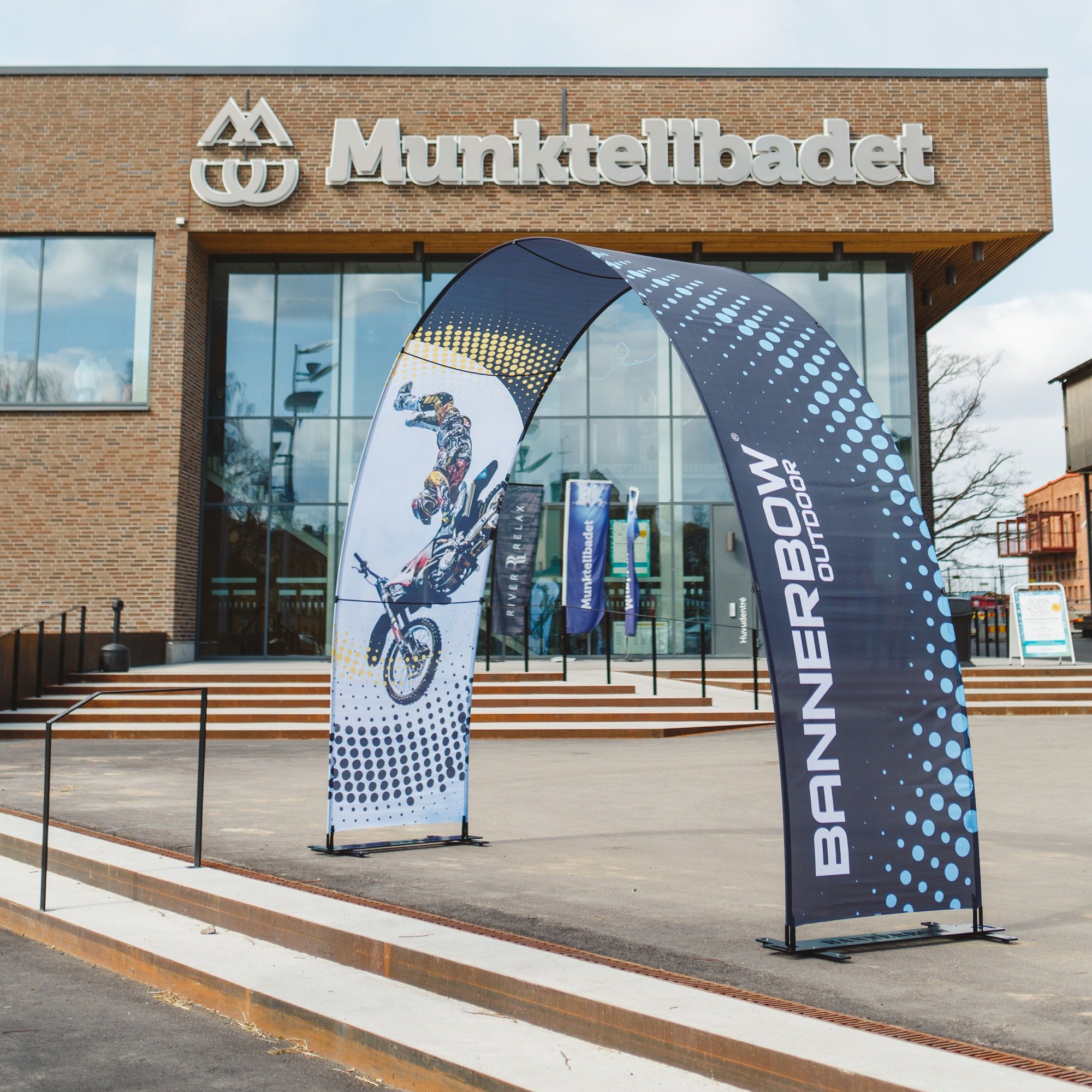 Custom Printed Bannerbow Outdoor Event Arch