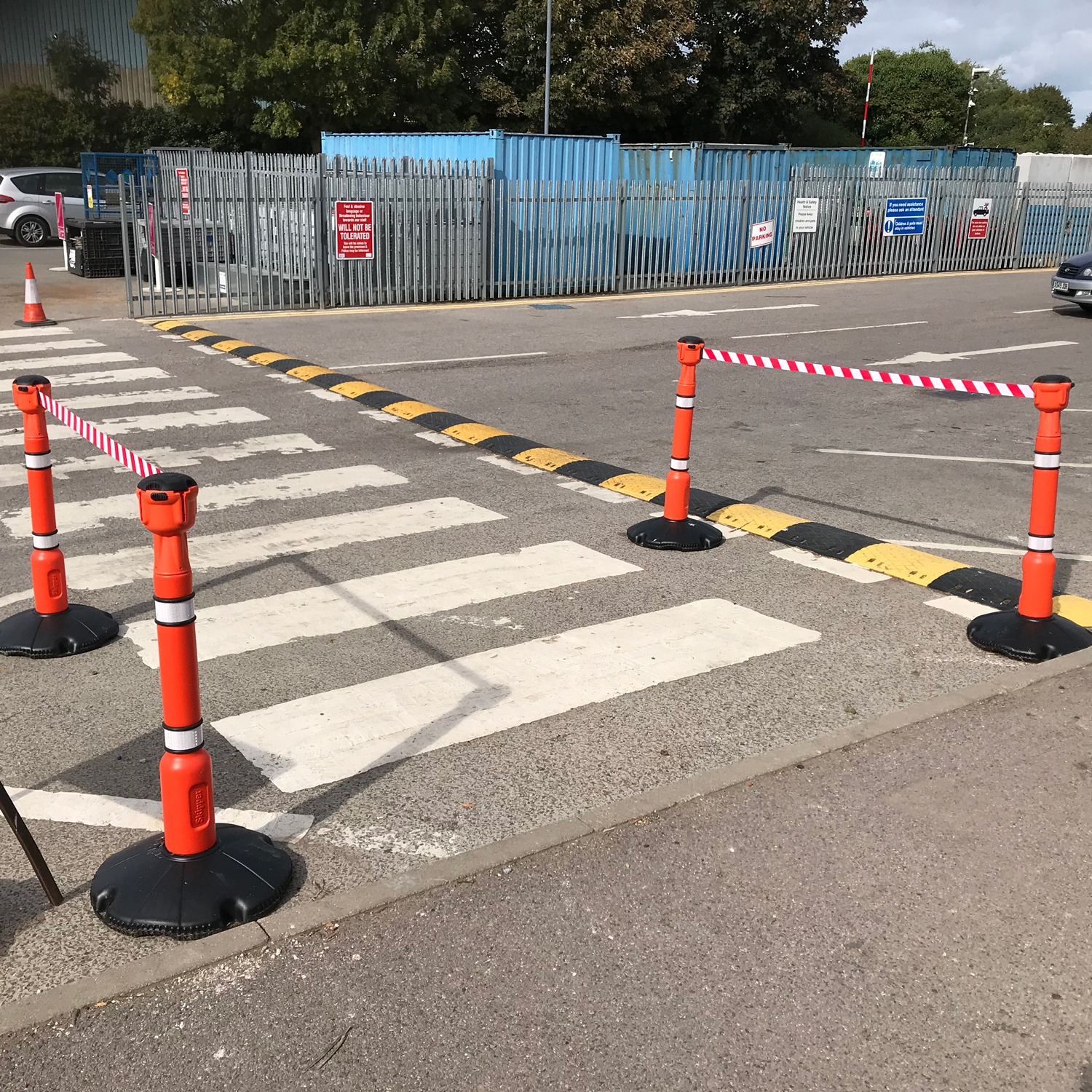 Clearance - Orange Skipper Retractable Barrier System