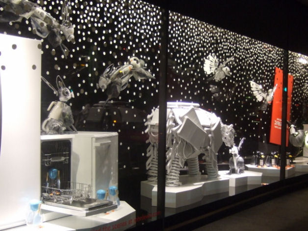 4 Amazing Christmas Window Displays 2013 - Discount 